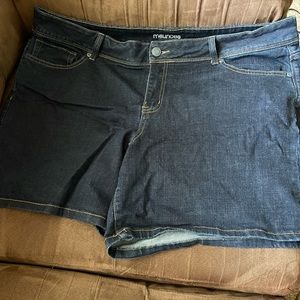 Sz 22 Maurice’s jean shorts